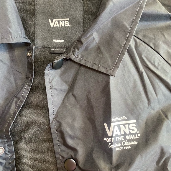Vans wind breaker - Picture 3 of 5